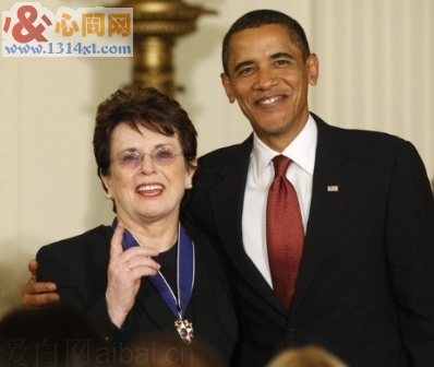 美国总统奥巴马向两位同性恋者授予总统自由奖章 美国总统奥巴马向两位同性恋者授予总统自由奖章