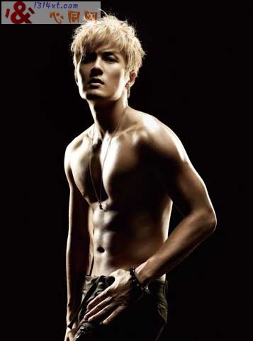 吴克群“排骨精”变身六块肌肌肉猛男 吴克群“排骨精”变身六块肌肌肉猛男