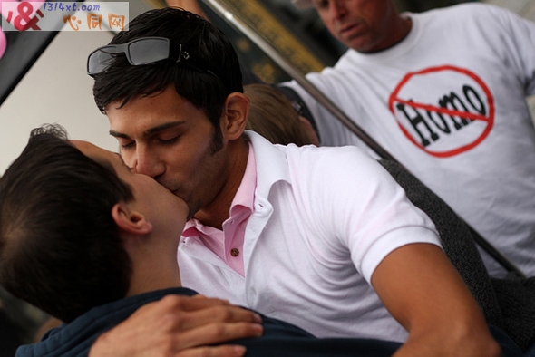 反感同性恋的都是些什么人? 反感同性恋的都是些什么人?