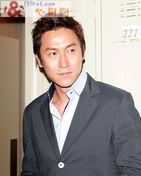 TVB男艺员遭男艺人骚扰 马德钟成“主角” TVB男艺员遭男艺人骚扰 马德钟成“主角”