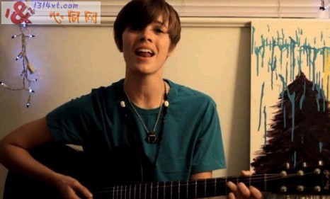 女同性恋模仿贾斯汀・比伯引轰动