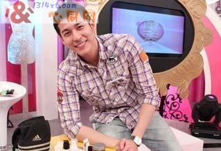 郭鑫出門一定随身携帶化妆包