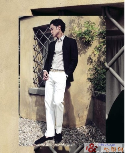 明道首部写真集《明道Starto罗马诱惑》