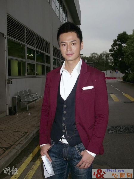 罗仲谦重申没有拍过全裸不雅照片