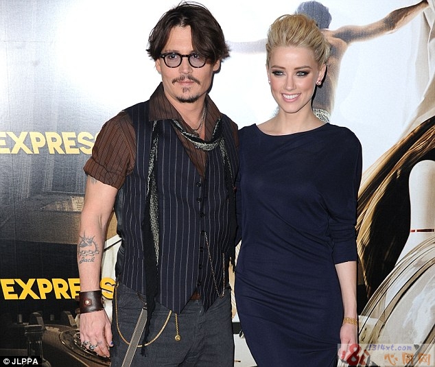 万人迷Johnny Depp(约翰尼·德普)与双性恋演员Amber Heard(艾梅柏·希尔德)