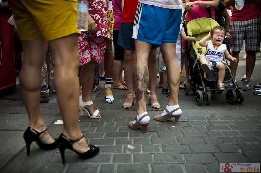 ͬ־߸ЬܵߣһСкڿ