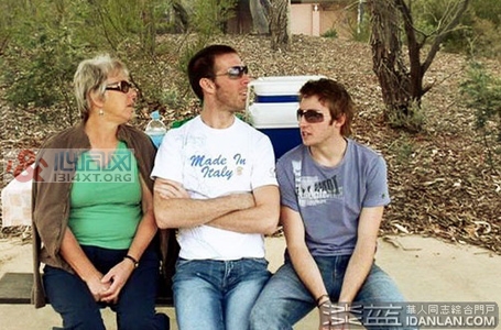 ͬ־˶Ա·ײķİ˹ھɳ֮·