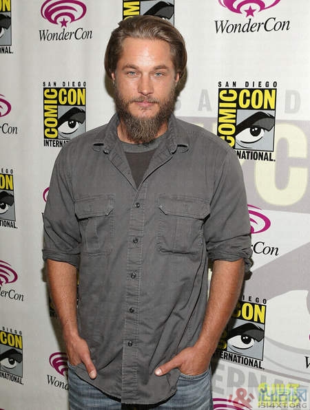 бУ˧Travis Fimmel
