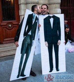 法国首对注册结婚的男同志将举行婚礼