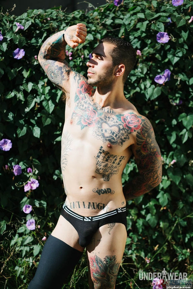 N2N内裤写真!截肢退役军人Alex Minsky