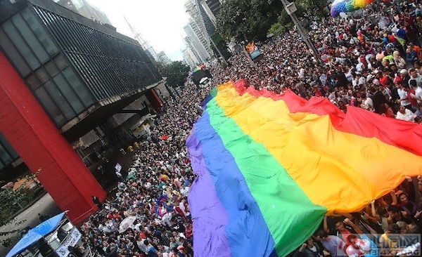 巴西圣保罗市同志骄傲大游行百万人上街