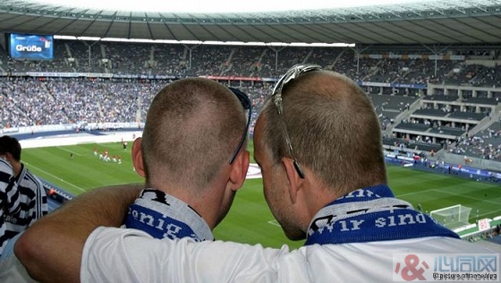 足球运动员“出柜”！德国足协力挺同性爱