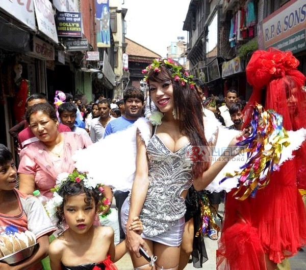 尼泊尔同性恋大游行 声援跨性别者权利