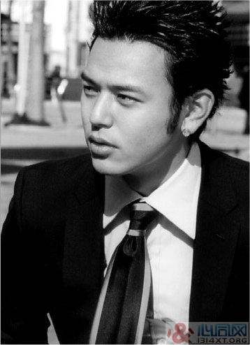 日本男星妻夫木聪同志绯闻与肌肉男约会 日本男星妻夫木聪同志绯闻与肌肉男约会