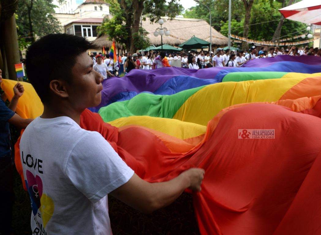 越南第三届同性恋大游行 数百人参加