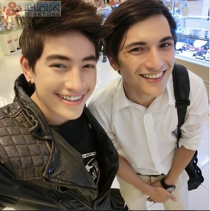 超帅气英泰混血女“男模”zee